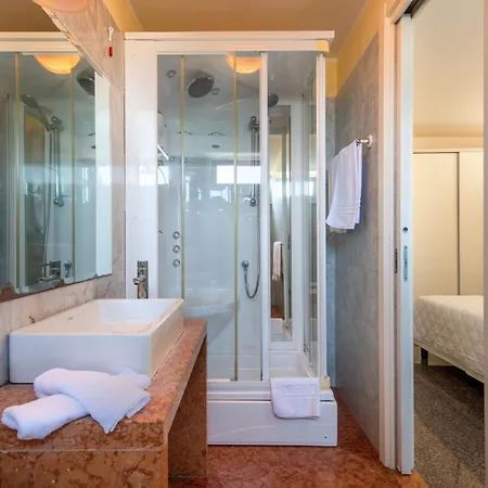Consuelo Hotel 4*