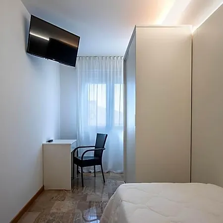 Ξενοδοχείο Consuelo 4*